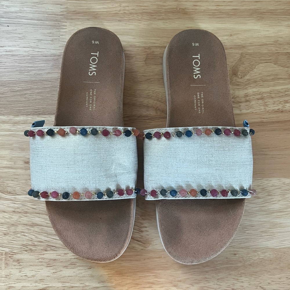 TOMS Womens Size 6 Wide Summer Pom Pom Slides